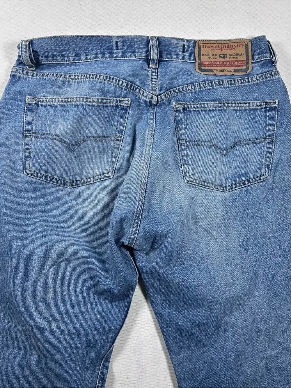 Diesel Jeans Mens 32x32 Blue Light Wash Straight Leg Made Italy Y2K Type RR55